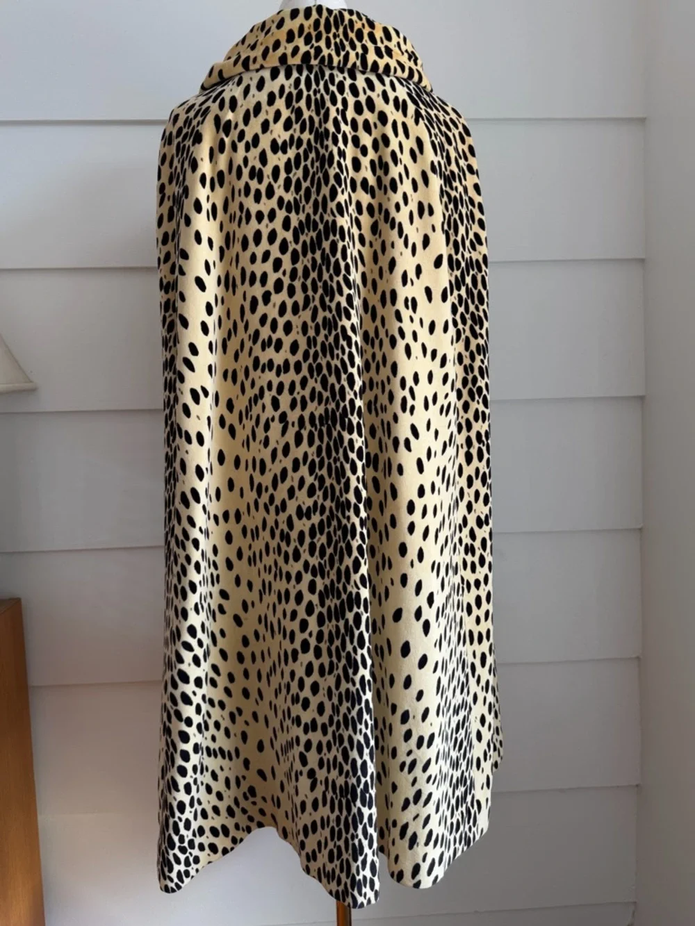 Vintage Cheetah Print Cape Travelcoats by Naman Leopard Print Glam - Picture 7 of 10